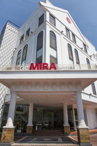 Ingresso, DeMira Hotel near Monumen Perjuangan POLRI