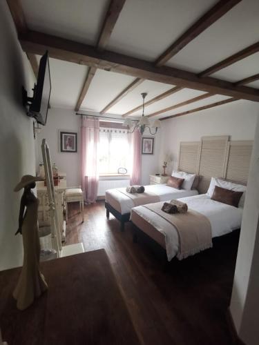 La Bastide Du Bonheur Chambres et Tables D'Hôtes