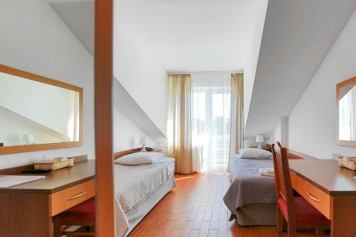 Double Room image 6