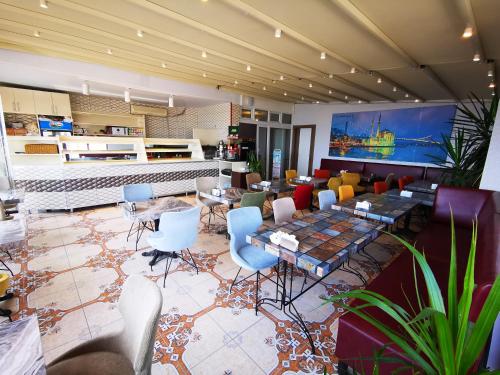 ホテル ブロークンコラム