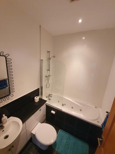Fürdőszoba, Marina Court LA14 2HL in Központ