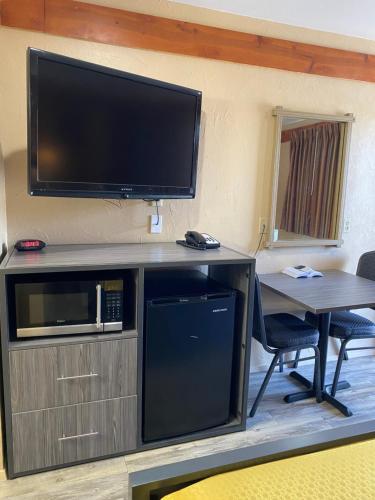 Americas Best Value Inn - Legend's Inn - image 12