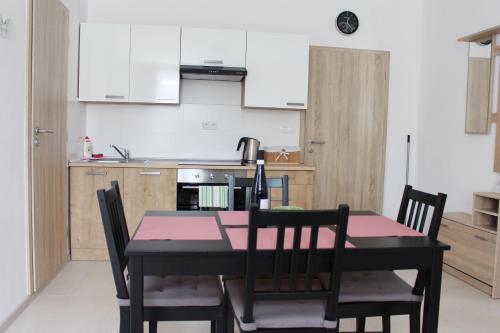 مطبخ, Apartmány v podhradí (Apartmany v podhradi) in Becov nad Teplou