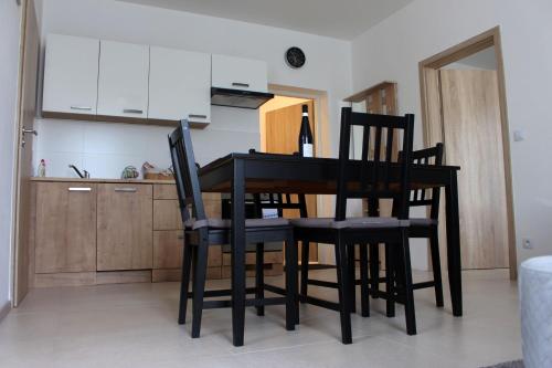 مطبخ, Apartmány v podhradí (Apartmany v podhradi) in Becov nad Teplou