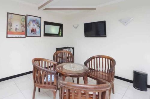 Hotel Lestari Near Lippo Plaza Mall Jember Mitra RedDoorz