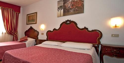 Hotel Fontana - main image