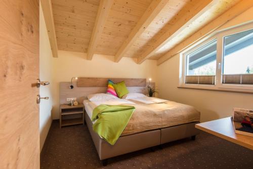 Double Room with Mountain View - Side Building