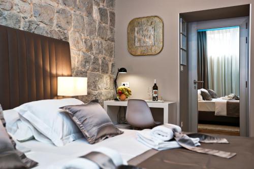 Riva Luxury Rooms - image 6