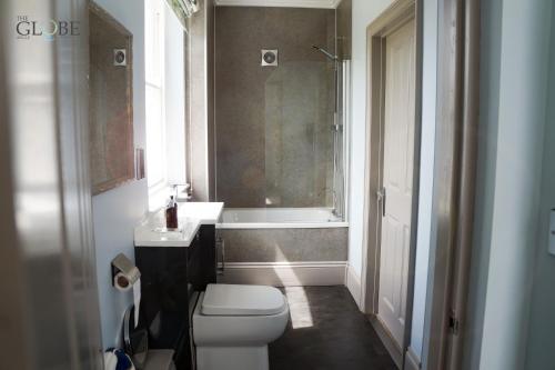 2 bedrooms, 3 beds