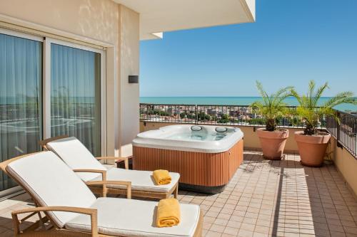 熱水浴缸, Villa Maria Hotel & SPA in 濱海弗蘭卡維拉