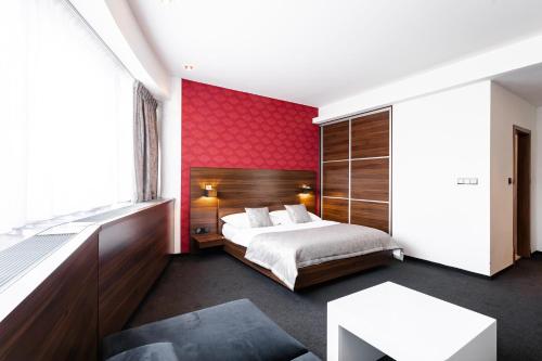 1 queen bed