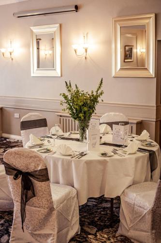 Gullane's Hotel - image 5