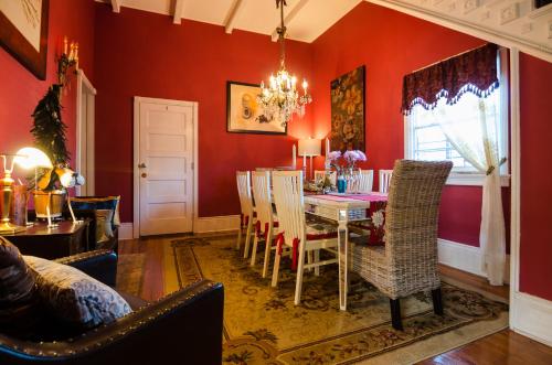 Madame Isabelle's House 5