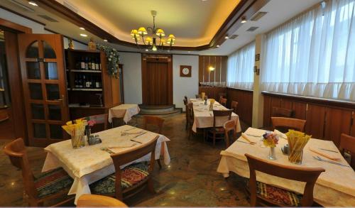 Restaurant, Hotel Vela in Trento