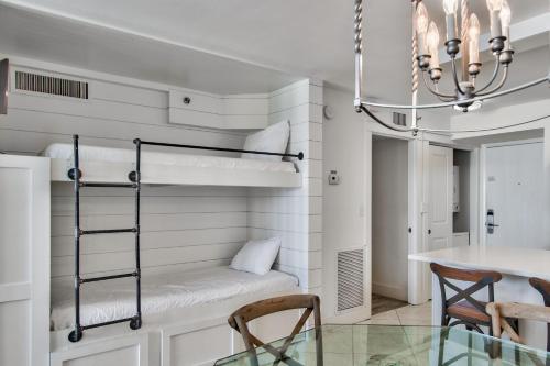 Magnolia House at Destin Pointe I near Harbor Docks