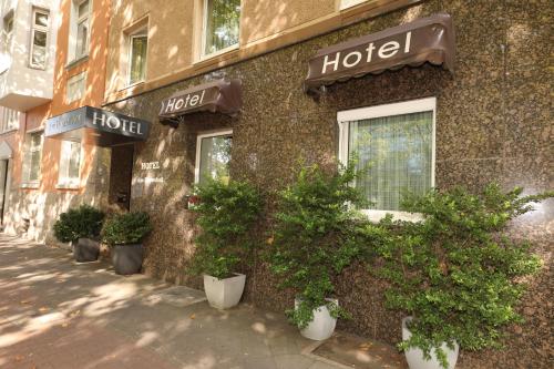 Hotel Am Ehrenhof 4