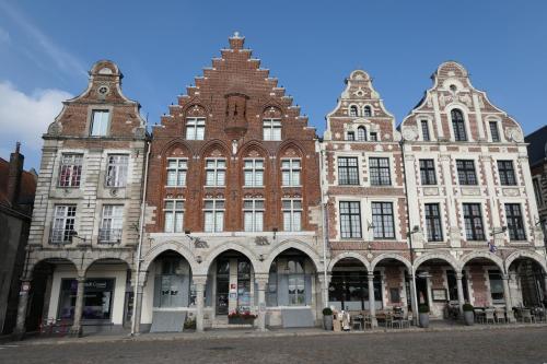 Hôtel Les Trois Luppars - Hôtel - Arras