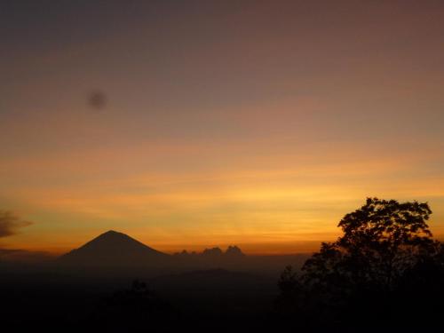 Sang Giri - Mountain Glamping Camp