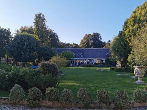 Ieeja, La Cour d'Hortense in Sailly-Flibeaucourt