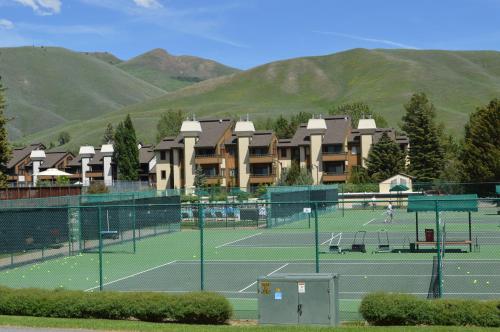 Villager Condo 1235 - In the Heart of Sun Valley Resort Access to Resort Pools