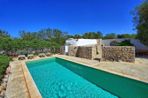 San Michele Salentino Villa Sleeps 6 Pool Air Con