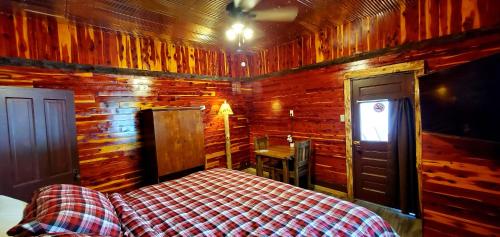 Log Cabin Inn