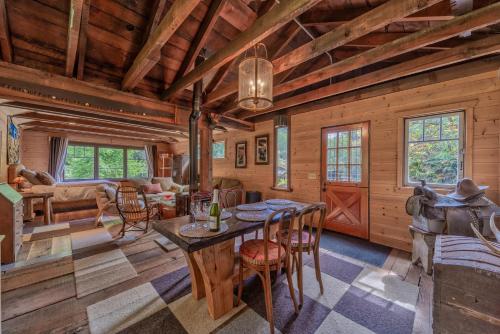 Stone Lagoon Cabin - image 7