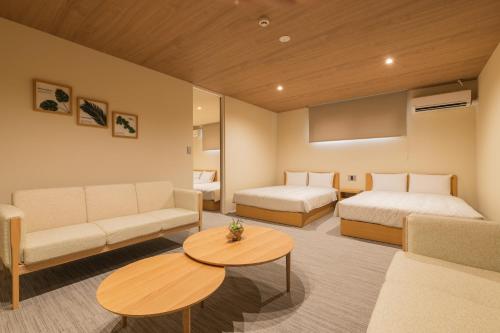 Studio Apartment image 7