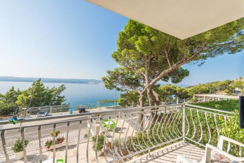  Apartments Kod Cara in Lokva Rogoznica