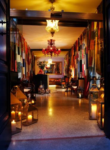 AD プレイス ベニス