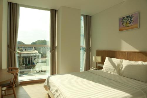 Deluxe Double Room image 4