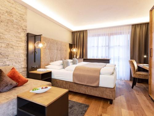 2 bedrooms, 3 beds