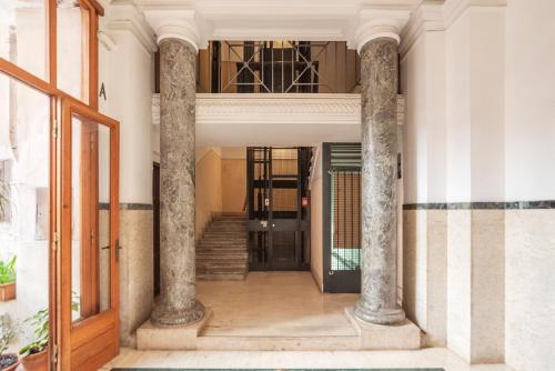 Porta Pia & Villa Torlonia Apartment with Balcony - image 12