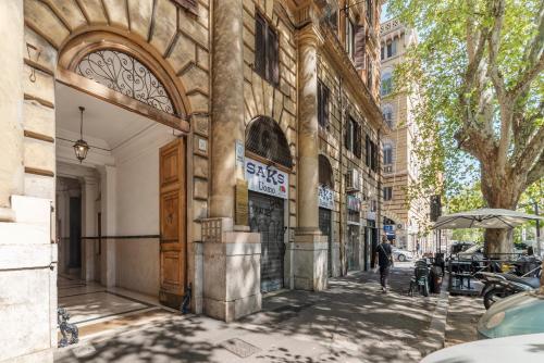 Porta Pia & Villa Torlonia Apartment with Balcony - image 7