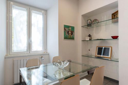 Porta Pia & Villa Torlonia Apartment with Balcony - image 3