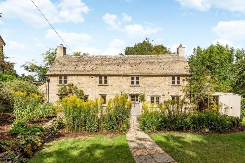 Serene Country Retreat Near Burford, Minster Lovell, Oxfordshire