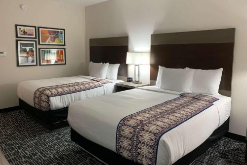 La Quinta Inn & Suites by Wyndham - Red Oak TX IH-35E