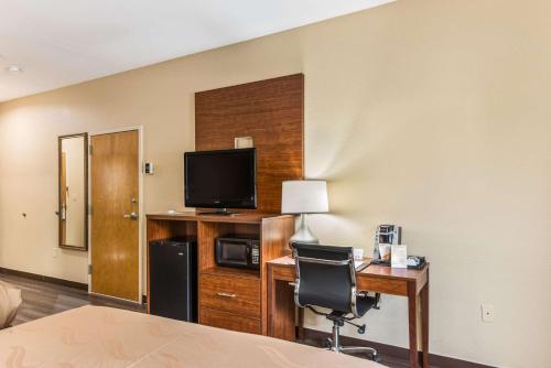 Quality Inn & Suites Hendersonville - Flat Rock in Flat Rock, USA