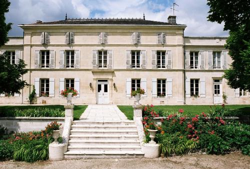 Chateau De Mesnac, maison d hote et gites
