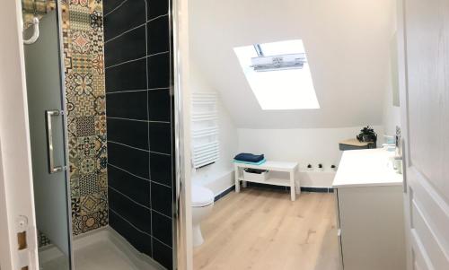 Fürdőszoba, Gîte Côté Prairie classé 4 etoiles (Gite Cote Prairie classe 4 etoiles) in Epagne-Epagnette