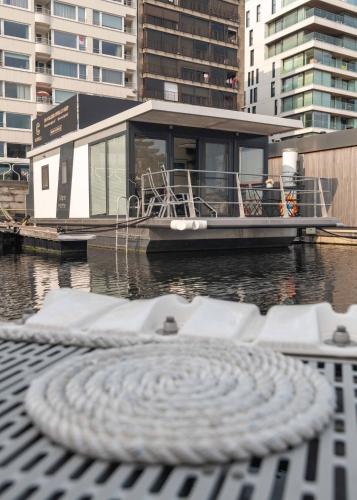 Houseboat by C-Hotels Burlington