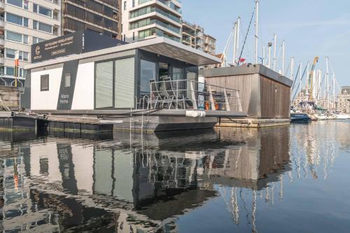 Houseboat by C-Hotels Burlington - image 3