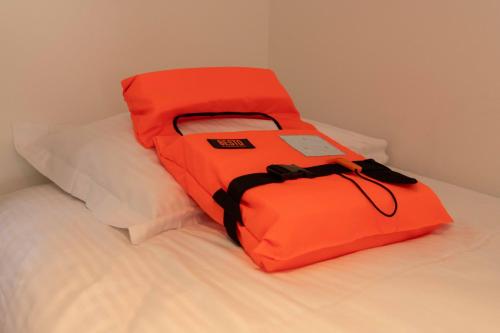 Houseboat by C-Hotels Burlington - image 8