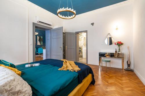 Charles Bridge Suite by Riverside, Прага (фото 8)