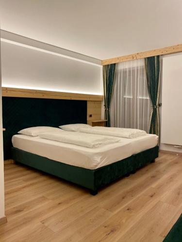 Superior Double Room with Balcony