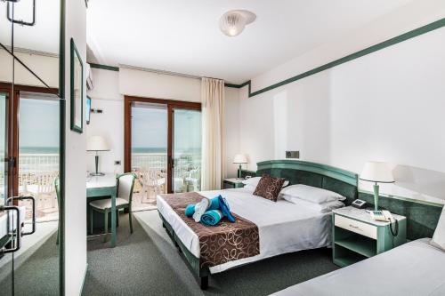 Standard Triple Room with Sea View