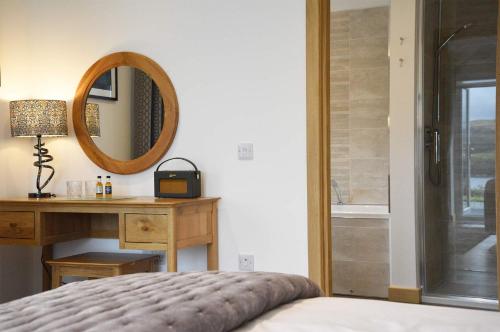 Woodland Lodge Luxury Suite - Tap to explore photos
