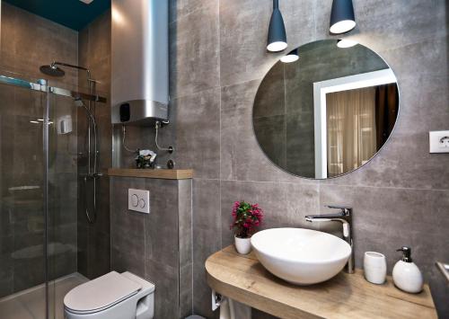 Riva Luxury Rooms - image 8