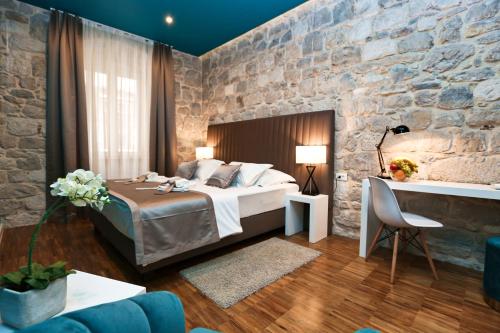 Riva Luxury Rooms - image 13