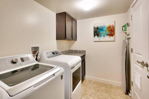 5H Our RedCliff Condo, Pool & Hot Tub in Moab, USA